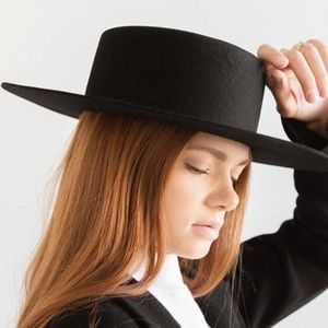 Brand New GIGI PIP “DAHLIA BOATER” Hat - BLACK